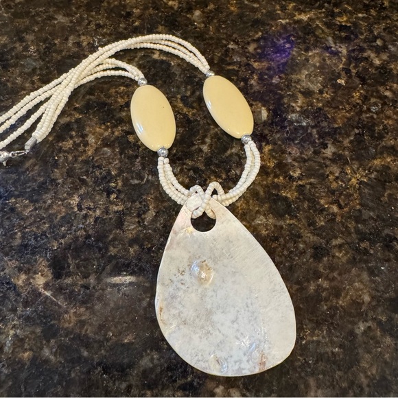 White Beaded Necklace Large Mother of Pearl Shell Pendant & Oval Accents - Picture 5 of 7